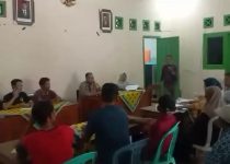 Pertanyakan Dana Bansos, Puluhan Warga Bandung Pecalungan Batang Datangi Kantor Desa, Ada Apa?