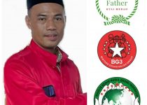 Kyai Merah yang Nyentrik dan Merakyat