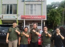 DPC LIN dikota Bekasi Melakukan Audiensi Internal, Lanjut Penyerahan Seragam Kepada Dewan Penasehat.