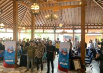 Relawan Jateng Muda Ahmad Luthfi dan Taj Yasin Louncing Gerakan Ketuk Pintu 