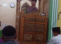 Kapolsek Bajeng Bawakan Ceramah Singkat Di Mesjid Nurul Iman BTN Bajeng